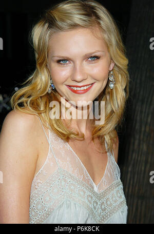 Kirsten Dunst Ankunft auf der Wimbledon Premiere auf der Samuel Goldwyn Theater Akademie für Kunst und Wissenschaft in Los Angeles. September 13, 2004. DunstKirsten 042 Red Carpet Event, Vertikal, USA, Filmindustrie, Prominente, Fotografie, Bestof, Kunst, Kultur und Unterhaltung, Topix Prominente Fashion/Vertikal, Besten, Event in Hollywood Leben - Kalifornien, Roter Teppich und backstage, USA, Film, Stars, Film Stars, TV Stars, Musik, Promis, Fotografie, Bestof, Kunst, Kultur und Unterhaltung, Topix, headshot, vertikal, eine Person aus dem Jahr Stockfoto