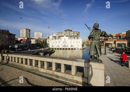 Edificio de la antigua capitania del Puerto, Kanal tun Cojo, Aveiro, Beira Litoral, Portugal, Europa. Stockfoto