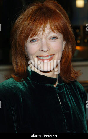 Frances Fisher Anreisen am Treffen der Fockers Premiere auf der Universal Amphitheater in Los Angeles. 16. Dezember 2004. FisherFrances 071 ein roter Teppich Ereignis, Vertikal, USA, Filmindustrie, Prominente, Fotografie, Bestof, Kunst, Kultur und Unterhaltung, Topix Prominente Fashion/Vertikal, Besten, Event in Hollywood Leben - Kalifornien, Roter Teppich und backstage, USA, Film, Stars, Film Stars, TV Stars, Musik, Promis, Fotografie, Bestof, Kunst, Kultur und Unterhaltung, Topix, headshot, vertikal, eine Person aus dem Jahr 2004, Anfrage tsuni@Gamma-USA.com Stockfoto