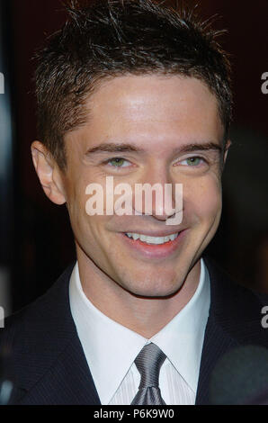 Topher Grace Ankunft in die gute Gesellschaft Premiere auf der Chinese Theatre in Los Angeles. Dezember 6, 2004. GraceTopher 057 Red Carpet Event, Vertikal, USA, Filmindustrie, Prominente, Fotografie, Bestof, Kunst, Kultur und Unterhaltung, Topix Prominente Fashion/Vertikal, Besten, Event in Hollywood Leben - Kalifornien, Roter Teppich und backstage, USA, Film, Stars, Film Stars, TV Stars, Musik, Promis, Fotografie, Bestof, Kunst, Kultur und Unterhaltung, Topix, headshot, vertikal, eine Person aus dem Jahr 2004, Anfrage tsuni@Gamma-USA.com Stockfoto