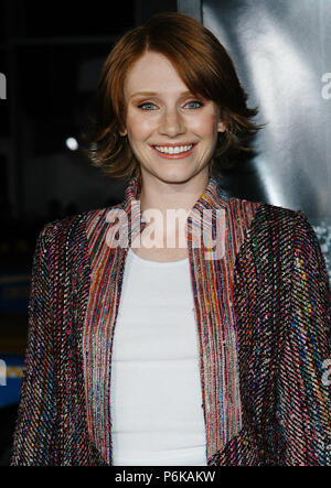 Bryce Dallas Howard Ankunft am Freitag Abend Leuchten Premiere auf der Chinese Theatre in Los Angeles. Oktober 6, 2004. HowardBryceDallas 078 Red Carpet Event, Vertikal, USA, Filmindustrie, Prominente, Fotografie, Bestof, Kunst, Kultur und Unterhaltung, Topix Prominente Fashion/Vertikal, Besten, Event in Hollywood Leben - Kalifornien, Roter Teppich und backstage, USA, Film, Stars, Film Stars, TV Stars, Musik, Promis, Fotografie, Bestof, Kunst, Kultur und Unterhaltung, Topix, headshot, vertikal, eine Person aus dem Jahr 2004, Anfrage tsuni@Gamma-USA.com Stockfoto