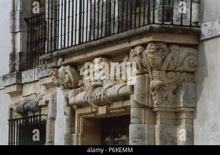 Las MEJORES DE LA PORTADA DEL PALACIO DE NUEVO BAZTAN CONSTRUIDO ENTRE 1709 Y 1713. Autor: José Benito Churriguera de (1665-1725). Lage: PALACIO, MADRID, SPANIEN. Stockfoto