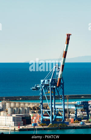 Hafen von Genua in Italien. Der Hafen von Genua ist die italienische Hafenstadt. Stockfoto