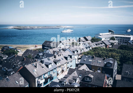 Hohe Betrachtungswinkel von Helgoland die Insel und die Nachbarinsel Düne Stockfoto