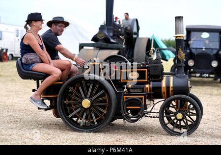 Dorset, Großbritannien. 1 Jul, 2018. Chickerell Dampf- und Jahrgang angezeigt, Dorset. Aussteller zeigen ihre dampfmaschinen an der jährlichen Veranstaltung. Credit: Finnbarr Webster/Alamy leben Nachrichten Stockfoto