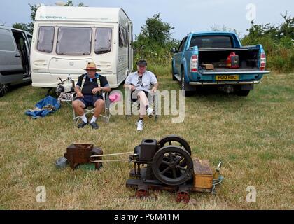 Dorset, Großbritannien. 1 Jul, 2018. Chickerell Dampf- und Jahrgang angezeigt, Dorset. Aussteller zeigen ihre dampfmaschinen an der jährlichen Veranstaltung. Credit: Finnbarr Webster/Alamy leben Nachrichten Stockfoto