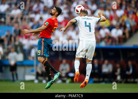 Moskau, Russland. 1. Juli 2018. Moskau, Russland. 1 Jul, 2018. Diego Costa und Sergey Ignashevich in Russland während des 2018 FIFA World Cup Runde 16 Match zwischen Spanien und Russland an Luzhniki Stadion am 1. Juli 2018 in Moskau, Russland. Credit: PHC Images/Alamy Live News Credit: PHC Images/Alamy leben Nachrichten Stockfoto