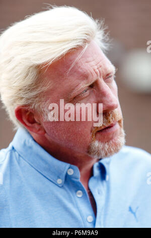 London, Großbritannien, 1. Juli 2018: Boris Becker vor Beginn der Wimbledon Tennis Championships 2018 auf der All England Lawn Tennis und Croquet Club in London. Credit: Frank Molter/Alamy leben Nachrichten Stockfoto