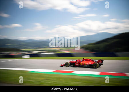 Red Bull Ring, Spielberg, Russland. 1 Jul, 2018. Scuderia Ferrari der Deutschen Fahrer Sebastian Vettel konkurriert während der Österreichischen Formel 1-Grand Prix Rennen im Red Bull Ring, in Spielberg, Österreich am 1. Juli 2018. Credit: Jure Makovec/Alamy leben Nachrichten Stockfoto