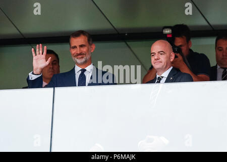 Moskau, Russland. 1. Juli 2018. König Felipe VI. von Spanien und FIFA-Präsident Gianni Infantino während der 2018 FIFA World Cup Runde 16 Match zwischen Spanien und Russland an Luzhniki Stadion am 1. Juli 2018 in Moskau, Russland. Credit: PHC Images/Alamy leben Nachrichten Stockfoto