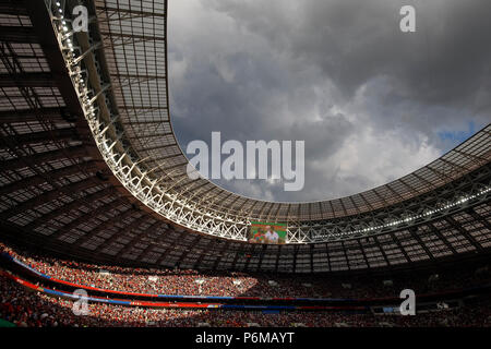 Moskau, Russland. 1. Juli 2018. Eine allgemeine Ansicht der Luzhniki Stadion während der 2018 FIFA World Cup Runde 16 Match zwischen Spanien und Russland an Luzhniki Stadion am 1. Juli 2018 in Moskau, Russland. Credit: PHC Images/Alamy leben Nachrichten Stockfoto