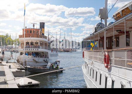 STOCKHOLM, Schweden, 1. JULI, 2018. Start der ÅF Offshore Rennen 2018 an der Stockholmer Altstadt. Gotland runt Credit: Stefan Holm/Alamy leben Nachrichten Stockfoto