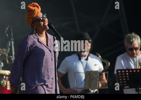 Glasgow, Schottland, Großbritannien. 1. Juli 2018. Emeli Sande im Konzert im Fiesta x Falten Festival, Kredit: Stuart Westwood/Alamy leben Nachrichten Stockfoto