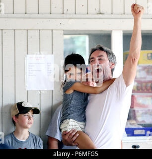 Le Claire, Iowa, USA. 30. Juni, 2018. Mike Wolfe aus der Geschichte der amerikanischen Picker bei Veranstaltung der ''Kid Picker'' von Le Claire, Iowa Samstag, Juni 30th, 2018. Credit: Kevin E. Schmidt/ZUMA Draht/Alamy leben Nachrichten Stockfoto