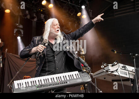 Milwaukee, Wisconsin, USA. 1. Juli 2018. EDGAR WINTER führt bei Henry Maier Festival Park während des Sommerfests. Credit: Daniel DeSlover/ZUMA Draht/Alamy leben Nachrichten Stockfoto