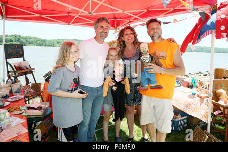 Le Claire, Iowa, USA. 30. Juni, 2018. Mike Wolfe aus der Geschichte der amerikanischen Picker bei Veranstaltung der ''Kid Picker'' von Le Claire, Iowa Samstag, Juni 30th, 2018. Credit: Kevin E. Schmidt/ZUMA Draht/Alamy leben Nachrichten Stockfoto