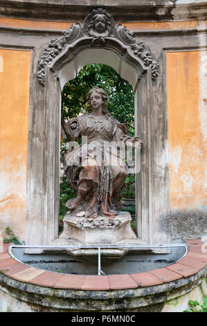 Neapel, Italien am 10. 16. 2016 der Kreuzgang von San Gregorio Armeno, Neapel Stockfoto