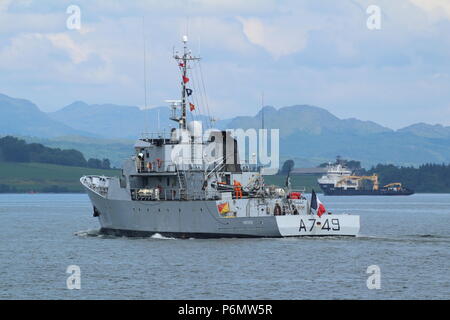 FS Panthere (A 749), ein Leopard Schulung Schiff betrieben von der Französischen Marine, Greenock, mit SD-nördlichen Fluss im Hintergrund. Stockfoto