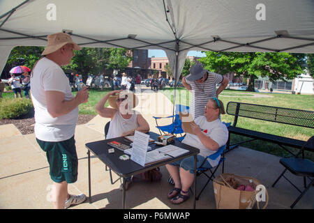 Columbia, MO 30. Juni 1018, Familien gehören zusammen Rallye Stockfoto