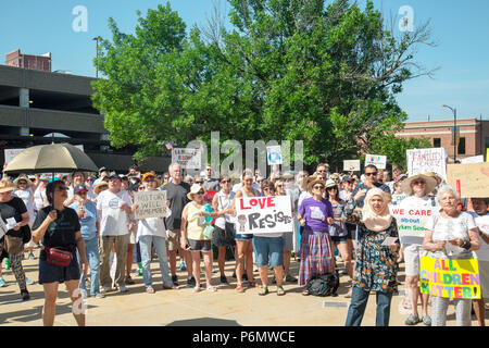 Familien gehören zu versammeln. Columbia, MO, 30. Juni 2018 Stockfoto