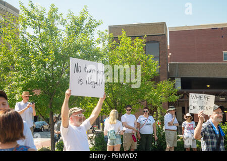 Familien gehören zu versammeln. Columbia, MO, 30. Juni 2018 Stockfoto