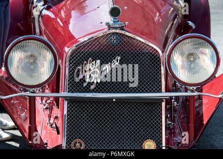 Jahrgang 1930 Alfa Romeo an der Schwungradseite Festival in Bicester Heritage Center. Oxfordshire, England Stockfoto