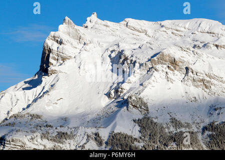 Die französischen Alpen. Berg: Les Aiguilles de Warens. Frankreich. Stockfoto