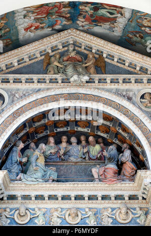 Kathedrale der Himmelfahrt Mariens und der hl. Johannes der Täufer. Himmelfahrt der Jungfrau Maria und die Apostel. Aosta. Italien. Stockfoto