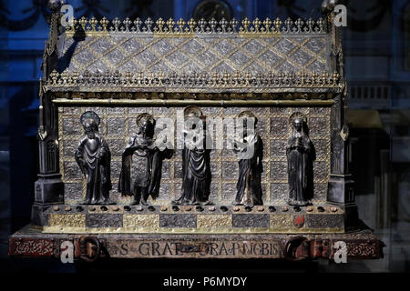 Kathedrale der Himmelfahrt Mariens und der hl. Johannes der Täufer. Saint Gratus Reliquiar. Aosta. Italien. Stockfoto