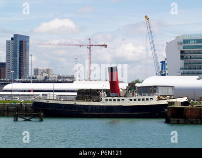 Tug Ausschreibung TSS Calshot in Southampton Docks Stockfoto