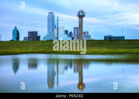 Überblick über die Innenstadt von Dallas am Morgen Stockfoto