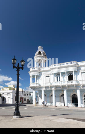 Casa de Cultura im Palacio Ferrer von der Plaza JosÃ© MartÃ-, Cienfuegos, Kuba. Stockfoto
