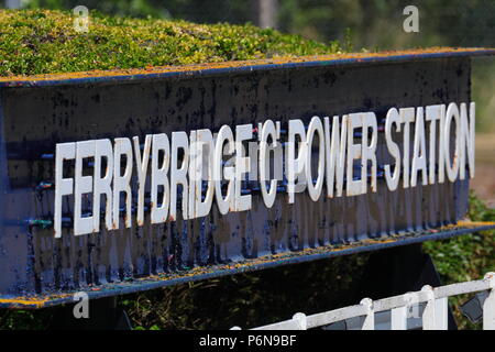 Ferrybridge C Power Station name Platte, am Eingang. Stockfoto