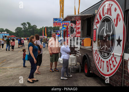 Avondale, PA, USA - Juni 24, 2018: ein Lebensmittel Lkw bei der jährlichen Chester Grafschaft Balloon Festival im Neuen Garten fliegen Feld in Toughkenamon. Stockfoto