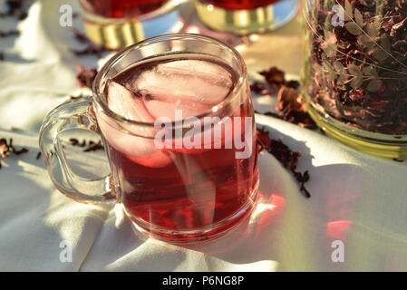 Eis teacold Sommer trinken Hibiskus Blume Blütenblatt Kaffee Stockfoto