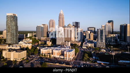 Panoramablick auf die Stadt und die Gebäude von Charlotte NC Stockfoto