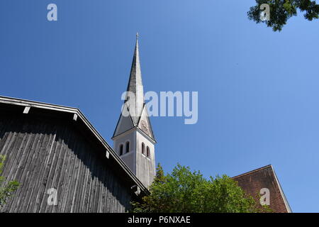 Kirche St. Johannes und Paulus in Mauerkirchen Chiemgauer Ghiemsee Stockfoto