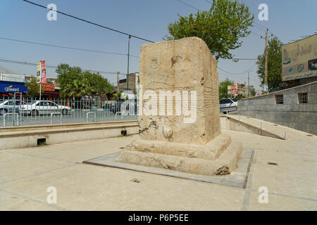 Khorramabad Lorestan, Provinz, Iran - 31. März 2018: Stein mit der Inschrift aus rund 1150 Stockfoto