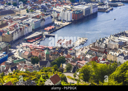 Panorama der Stadt Bergen von oben, Stadtzentrum, Norwegen, Blick vom Mount Floyen Stockfoto