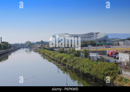 Das Aviva Stadium, Lansdowne Road, Dublin, Irland, wurde 2010 mit einer Kapazität von 51,700 Personen offiziell eröffnet. Es wird von der IRFU gesteuert Stockfoto