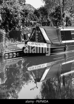 Schmale Boote, Fluss Kennet, Aldermaston Wharf, Berkshire, England, UK, GB. Stockfoto