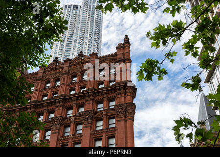 New York City/USA - 20.Juni 2018: New York von Gehry und Potter Gebäude im Finanzdistrikt im Süden von Manhattan in New York City Stockfoto