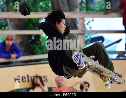 Prag, Tschechische Republik. 01. Juli, 2018. Daisuke Ikeda (Japan) konkurriert in der mystischen Sk8Cup 2018 in World Cup Skateboarding (WKS) in Prag, Tschechische Republik, am 1. Juli 2018. Credit: Roman Vondrous/CTK Photo/Alamy leben Nachrichten Stockfoto