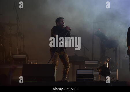 Panensky Tynec, Tschechische Republik. 30. Juni, 2018. Nine Inch Nails Gruppe mit Sänger Trent Reznor bei Konzert am dritten Tag der Aerodrome Festival in Panensky Tynec, Tschechien, Freitag, 30. Juni 2018 durchzuführen. Credit: Ondrej Hajek/CTK Photo/Alamy leben Nachrichten Stockfoto