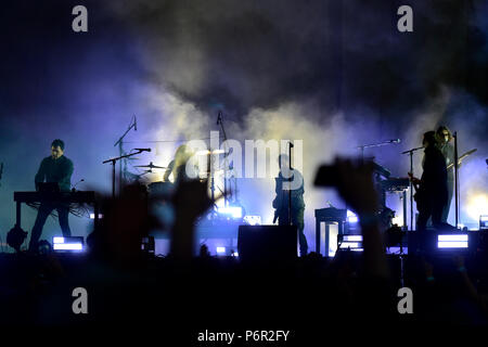 Panensky Tynec, Tschechische Republik. 30. Juni, 2018. Nine Inch Nails Gruppe mit Sänger Trent Reznor bei Konzert am dritten Tag der Aerodrome Festival in Panensky Tynec, Tschechien, Freitag, 30. Juni 2018 durchzuführen. Credit: Ondrej Hajek/CTK Photo/Alamy leben Nachrichten Stockfoto