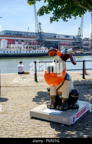 2. Juli 2018. Gromit unleashed 2 ist eine Art Trail in Bristol feiert die Zeichen von Wallace und Gromit von Aardman Animation erstellt. Es gibt 67 Skulpturen, jeder Charakter individuell eingerichtet ist. Die Strecke ist Teil der Großen Beschwerdekammer kranke Kinder an der Bristol Krankenhaus der Kinder zu unterstützen. Dies ist Honigtau durch Yogscast gefördert. © JMF-News/Alamy leben Nachrichten Stockfoto