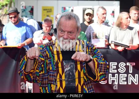 München, Deutschland. 02 Juli, 2018. US-britischen Regisseur Terry Gilliam der CineMerit Gala anreisen. Credit: Felix Hörhager/dpa/Alamy leben Nachrichten Stockfoto