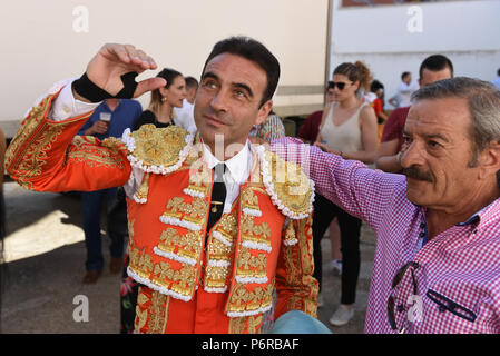 Soria, Spanien. 01. Juli, 2018. Spanische Stierkämpfer Enrique Ponce posiert für ein Bild in der "La Chata - Stierkampfarena in Soria, im Norden von Spanien. Credit: Jorge Sanz/Pacific Press/Alamy leben Nachrichten Stockfoto