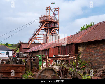 Rost Maschinen und Grube Kopf gewundenen Gang Big Pit National Coal Museum Blaenavon Kreuzfahrten Gwent Wales Stockfoto