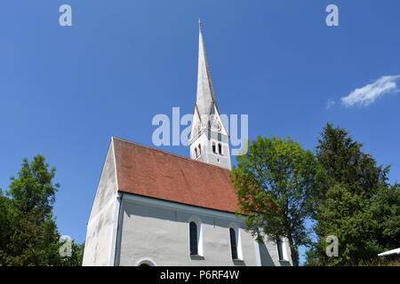 Kirche St. Johannes und Paulus Mauerkirchen Chiemgau Chiemsee Stockfoto